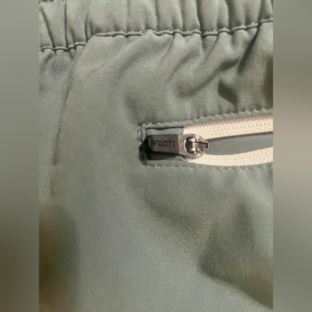 Vuori Shorts Women’s Small Green Clementine Lined Elastic Running VW304 Athletic - Picture 9 of 12